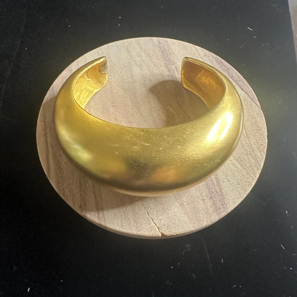 Vintage Clara Studio heavy metal gold tone bracelet